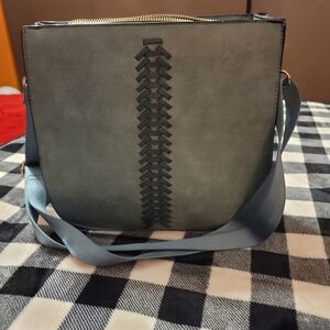 simply noelle crossbody bag